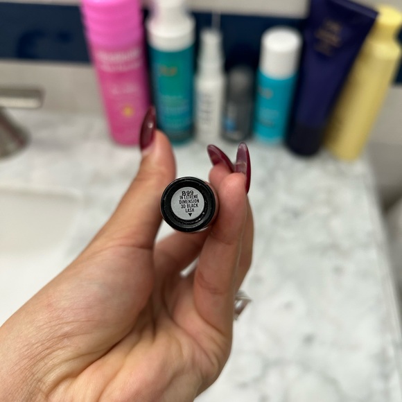 MAC In Extreme Dimension 3D Mascara Black - Picture 5 of 5
